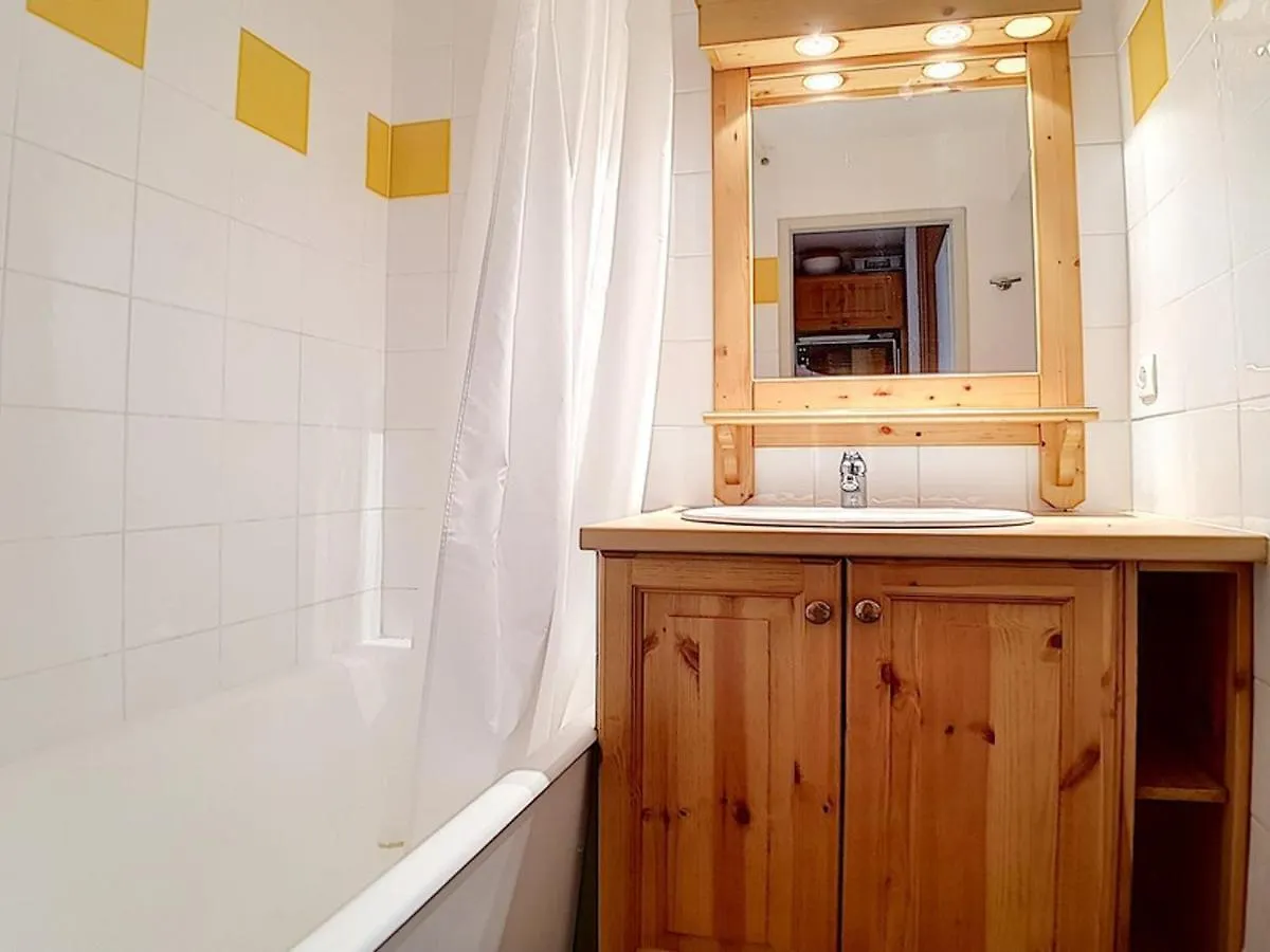Studio 3 Pers, Ski Aux Pieds, Balcon Nord, Tv, Cuisine Equipee, Acces Galerie Marchande - Fr-1-344-966 Saint-Martin-de-Belleville 0*,  France